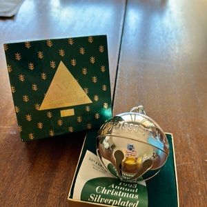 Wallace 1993 Annual Christmas bell